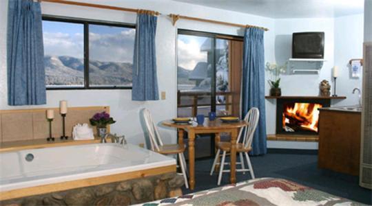 Big Bear Lakefront Lodge Quarto foto